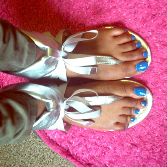 Silver bow sandals !
