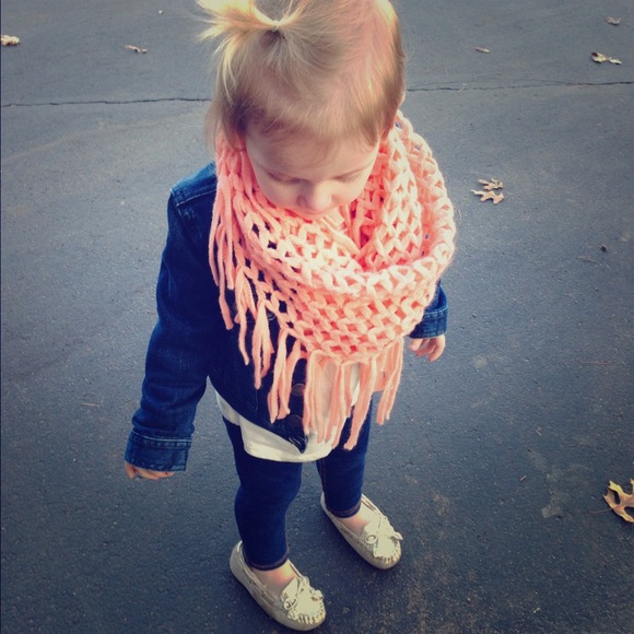 Little Girls Fashion Scarf!