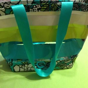 Vera Bradley Medium Resort Bag