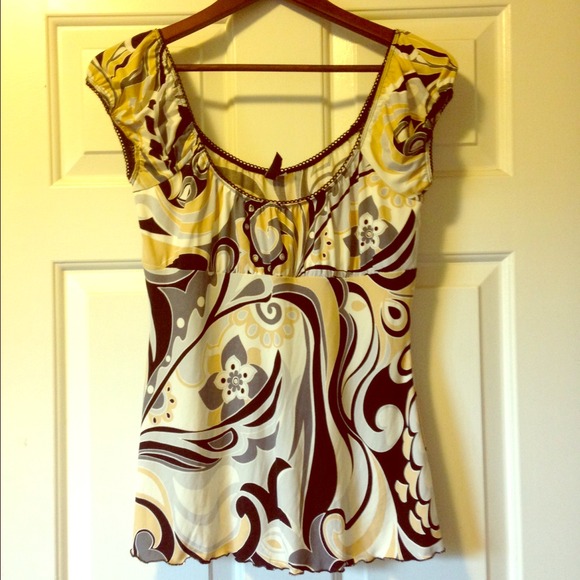 ❌Sold❌ Beautiful Cream/Tan Shirt  (Sz L)