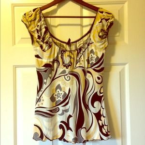 ❌Sold❌ Beautiful Cream/Tan Shirt (Sz L)