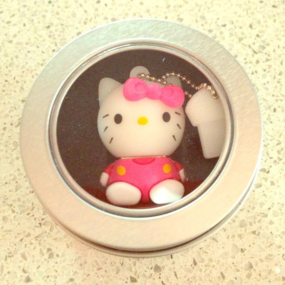 8GB Hello Kitty USB
