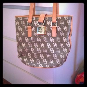 Authentic Dooney & Bourke bucket purse