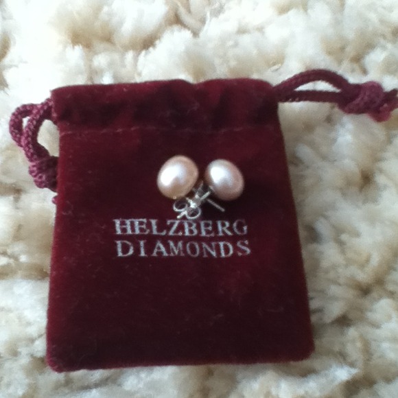 SOLD💥Pink pearl earrings