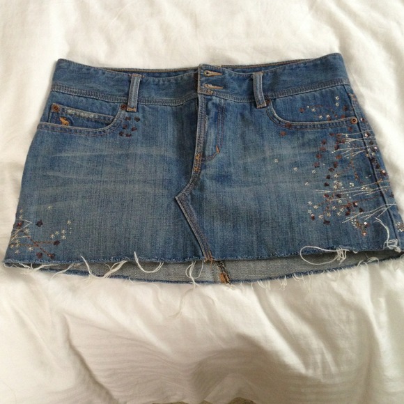 ⭐Reduced!A&F denim skirt with sequence
