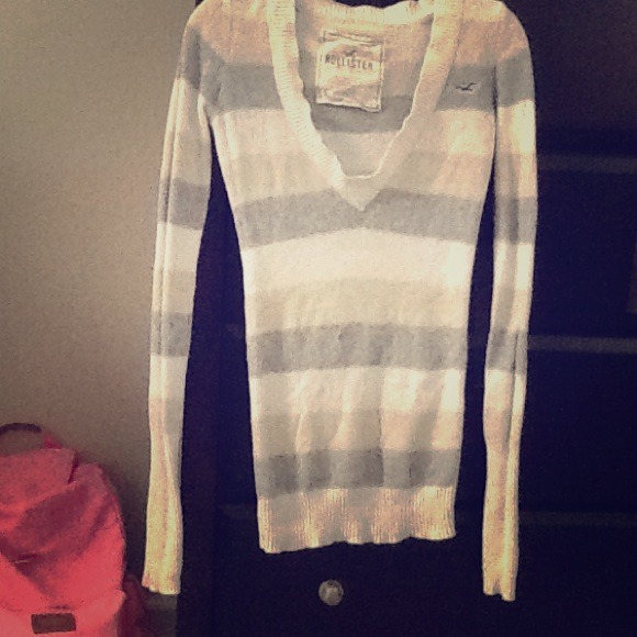 Hollister long sleeve sweater