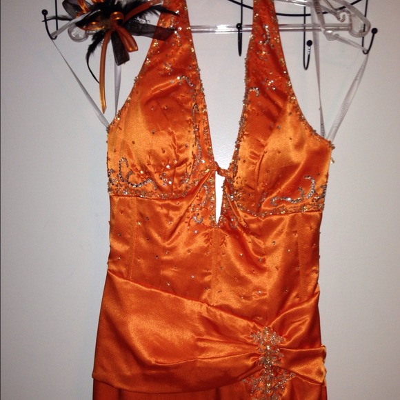 FORMAL DRESS!! - Picture 2 of 3