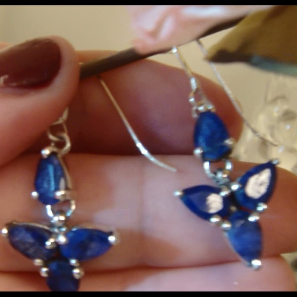 Jewelry - 💙💙Solid sterling silver sapphire  earrings 💙💙