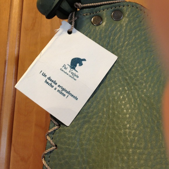 Purse - Picture 2 of 4