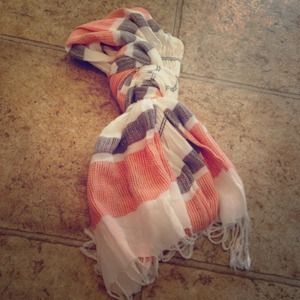 Gorgeous scarf. Brand new! Long and soft!