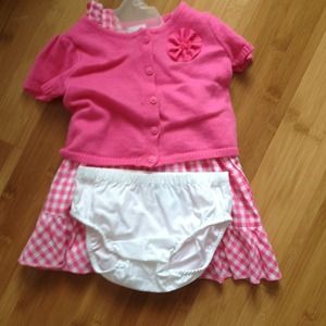 9 items!! Baby bundle plus mommy stuff.