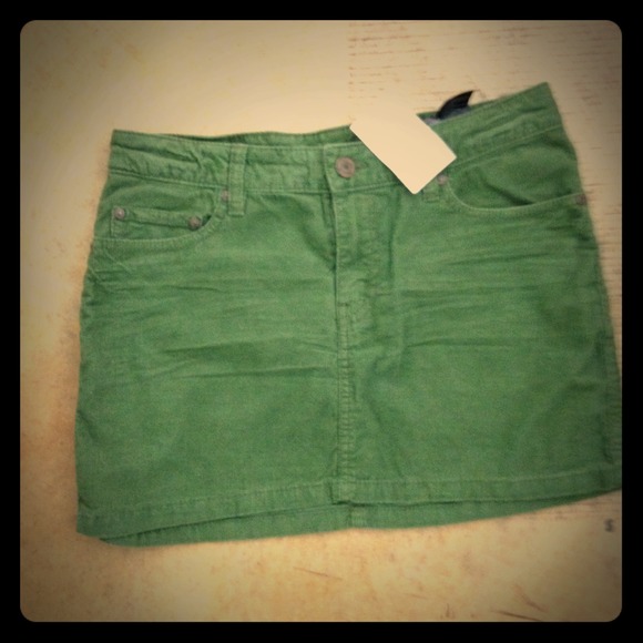 New! H&M green corduroy skirt