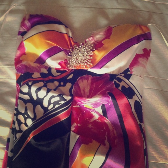 Cache prom dress - Picture 1 of 4