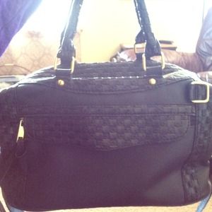 Black faux leather purse! SUPER CUTE!