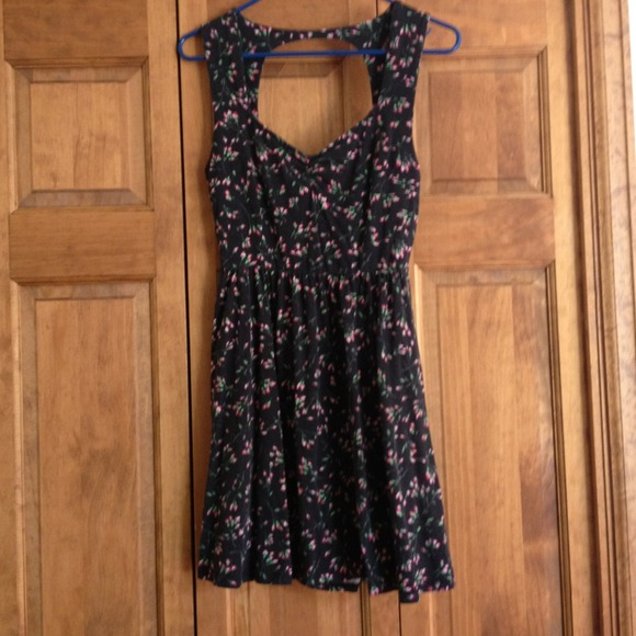 Sweet spring dress - Picture 1 of 2