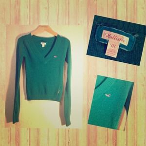 Hollister sweater