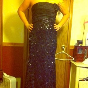 Black sequence prom dress