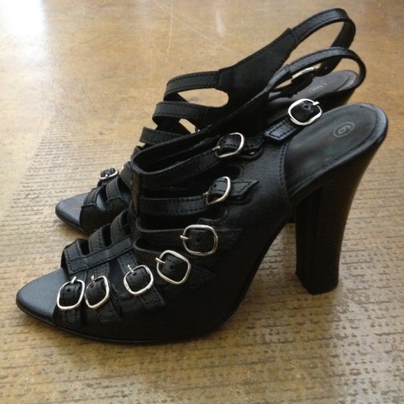 Black pleather slingback sandals - Picture 1 of 1