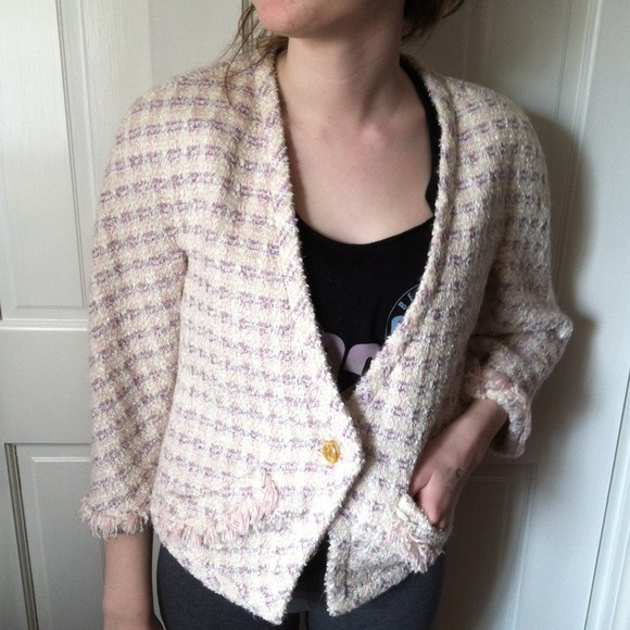 Chanel Boutique beautiful Blazer