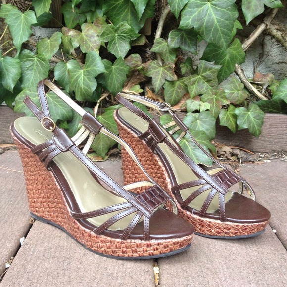 ⛔SOLD⛔Brown Wedge Sandal