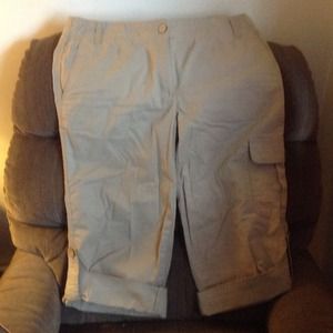 👖Liz Claiborne Khaki capris👖