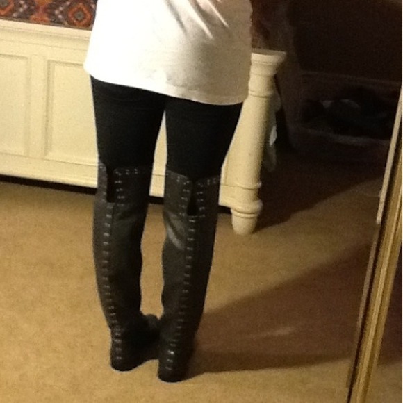 Kim kardashion "shoe dazzle" knee high boots