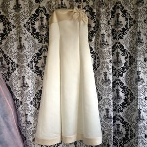 Elegant off white youth dress