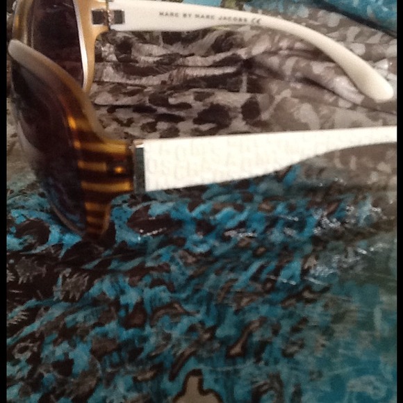 Marc by Marc Jacobs Sunglasses - Picture 2 of 2