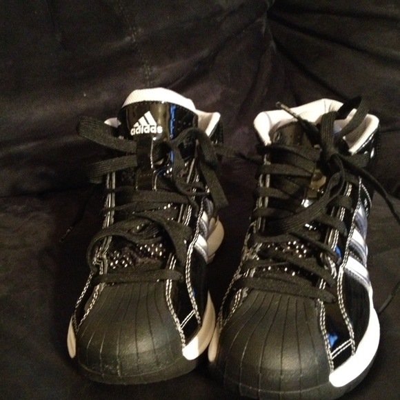Adidas - Picture 2 of 4