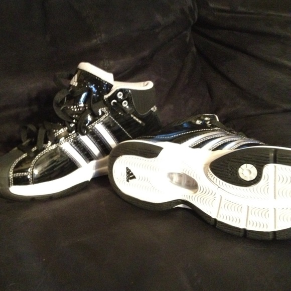 Adidas - Picture 3 of 4