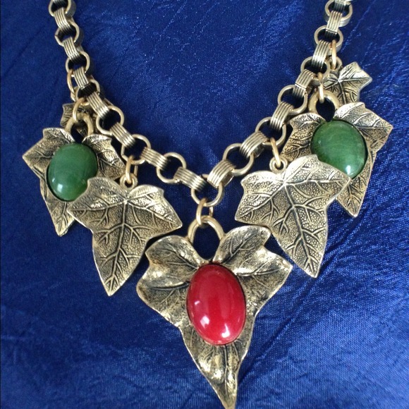 Vintage leaf necklace