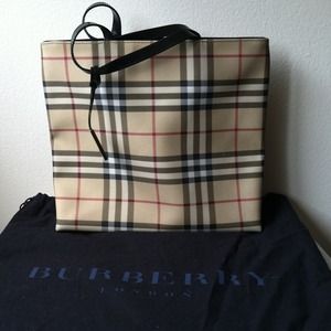 Authentic Burberry totebag RESERVED for @cindyphan