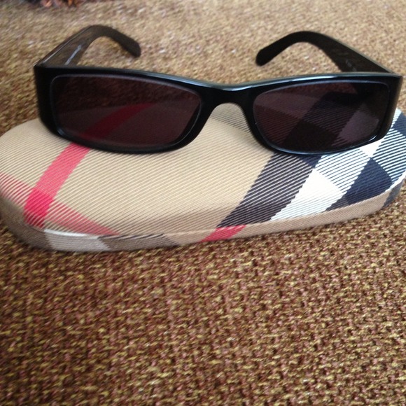 🌟REDUCED🌟Burberry sunglasses
