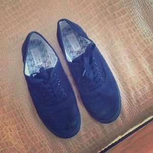 Mossimo tennis shoes.