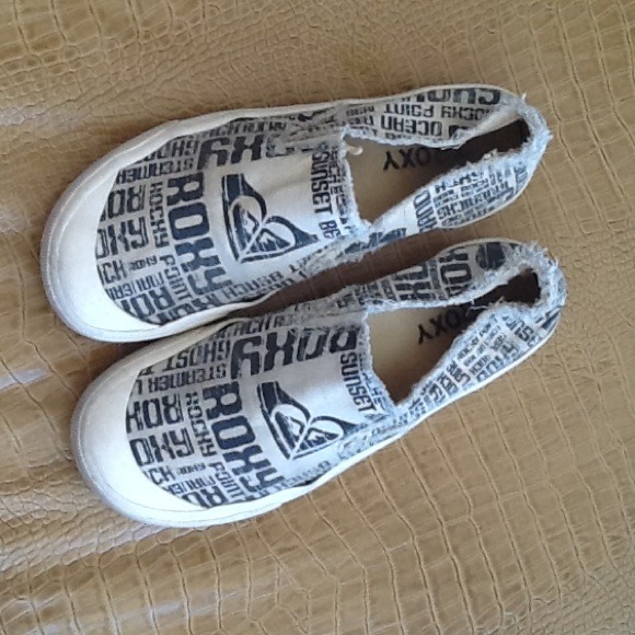 ❤❤White and black roxy shoes