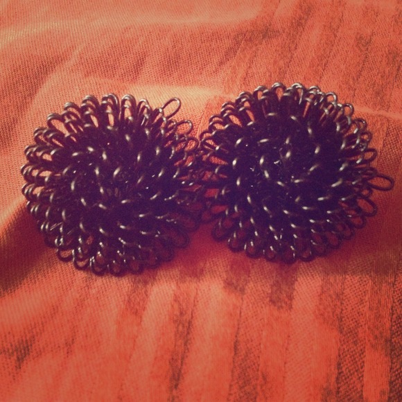 Great earrings for a date or , girls night out !