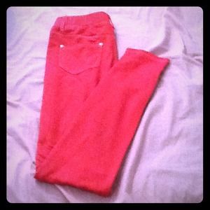 Hot pink skinny jeggings 💜