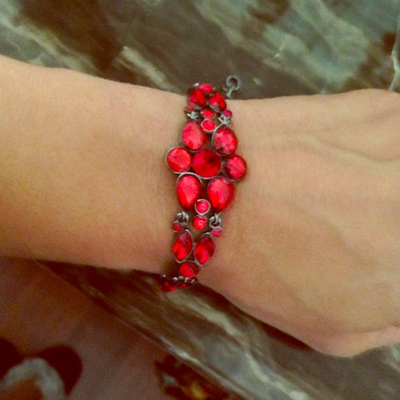 Red flower bracelet