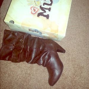 Brown Boots with Buckle