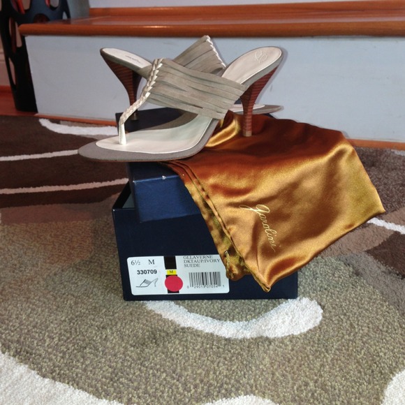 BNIB: Garolini dark taupe/ivory suede mule, Sz 6.5