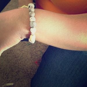 Premier Designs Beaded Bracelet and Earring Set