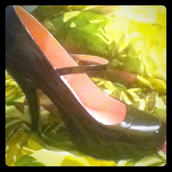 Mary Jane Pumps - Blk Patent Leather 6