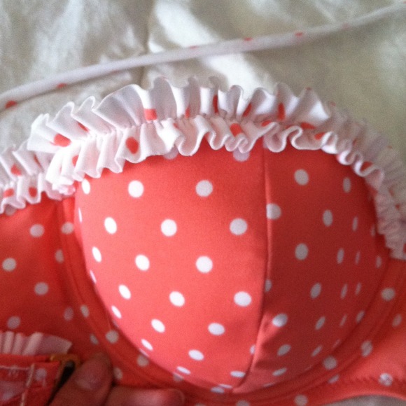 Victoria secret swim suit top, never worn. - Picture 3 of 3