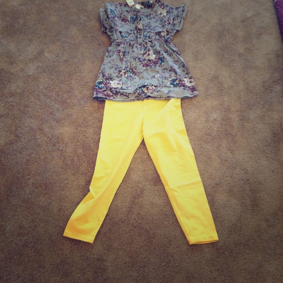 Yellow leggings