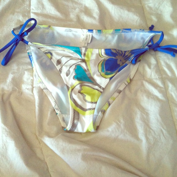 Aeropostale floral swim bottoms! Never worn.