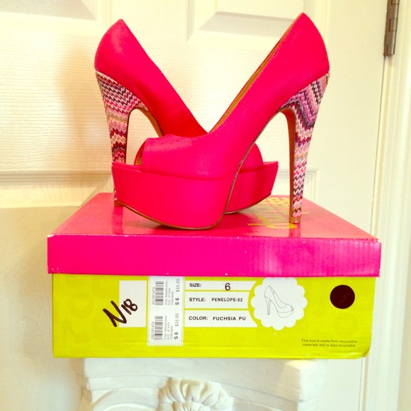 Charlotte Russe Shoes - Fuchsia heels
