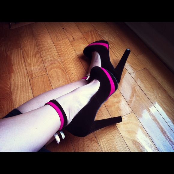 ** SOLD ON SALE ** Brown Pink Mary Jane Pumps - Picture 2 of 4