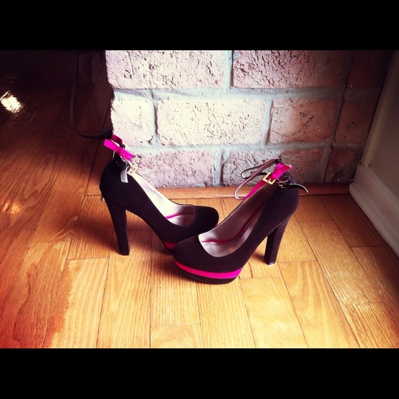 ** SOLD ON SALE ** Brown Pink Mary Jane Pumps - Picture 4 of 4