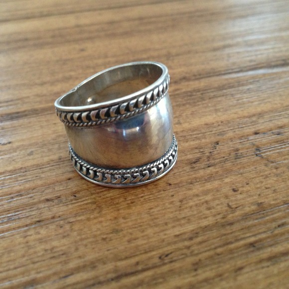 ⭐SOLD⭐ Silver ring - Picture 3 of 4