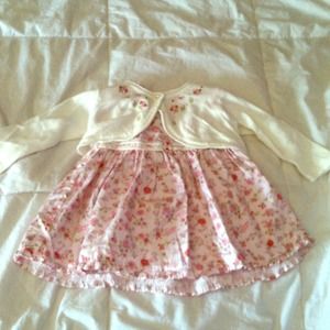 3 to 6 baby dress. Never worn. Excellent condition